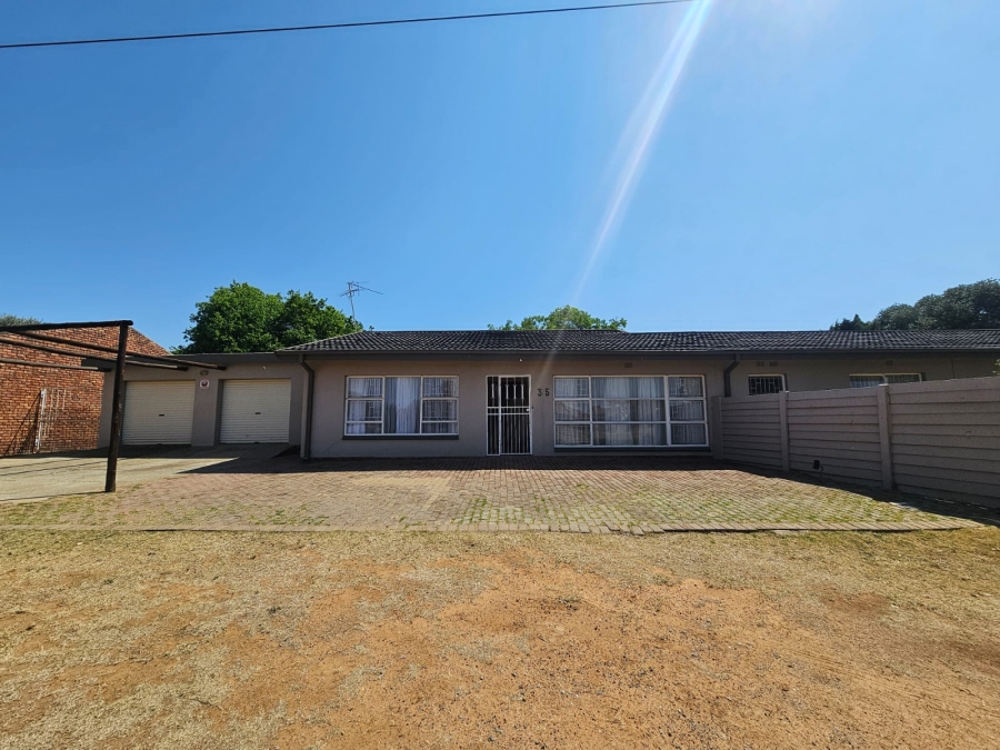 5 Bedroom Property for Sale in Riebeeckstad Free State